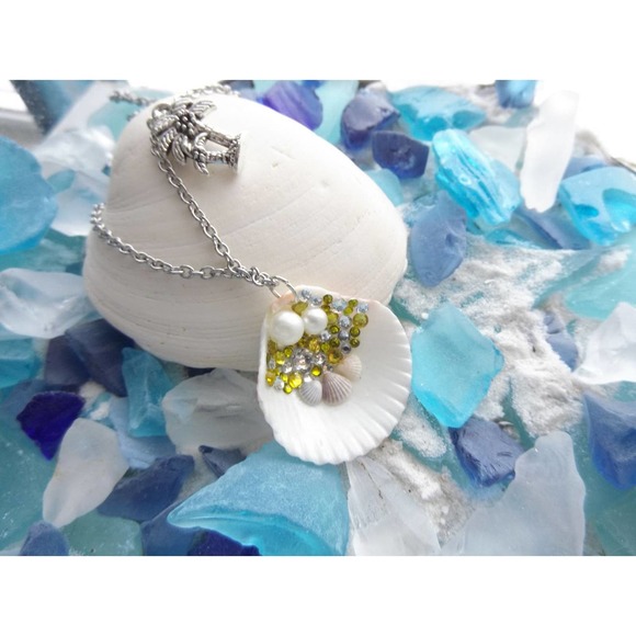 Yellow Shell Mermaid Necklace Palm 9 - Picture 2 of 8